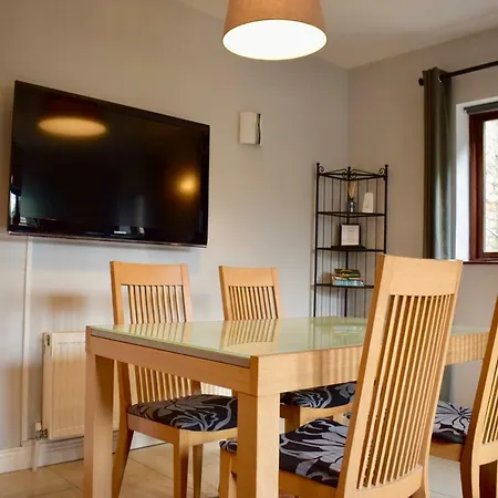 Stylish 3 Bedroom Portobello Townhouse *