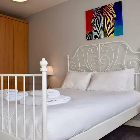 Stylish 3 Bedroom Portobello Townhouse Appartement *