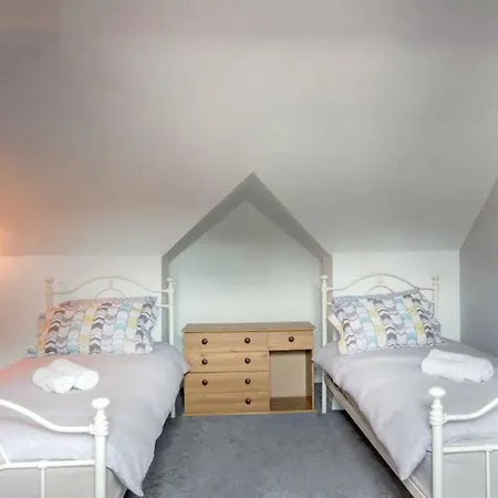 Apartment Stylish 3 Bedroom Portobello Townhouse