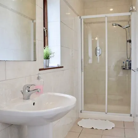 Stylish 3 Bedroom Portobello Townhouse *